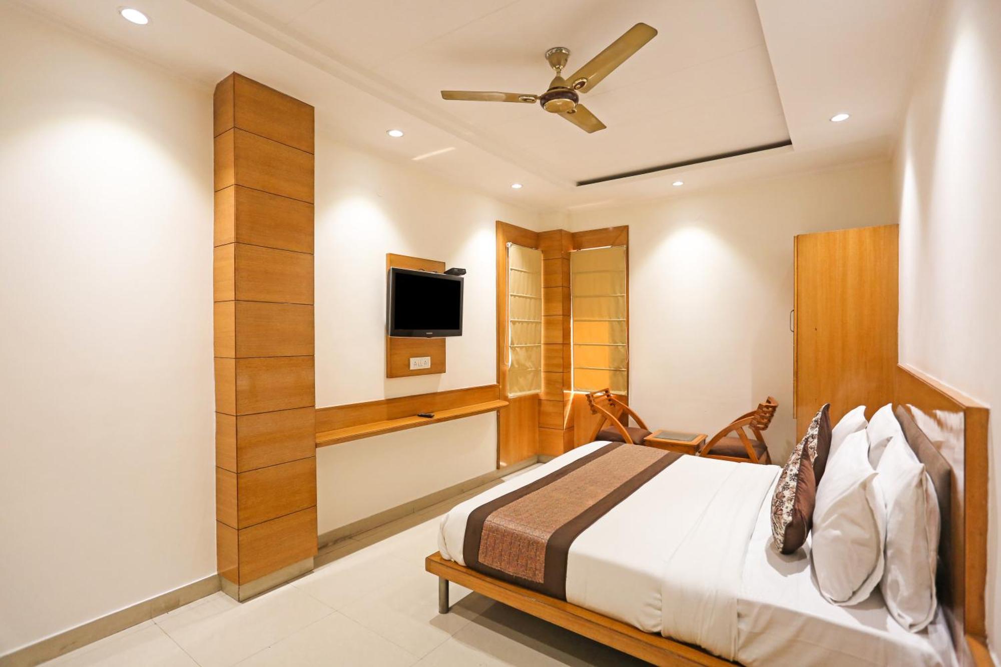 Hotel Silky Palace Near Igi Airportt New Delhi Exterior photo