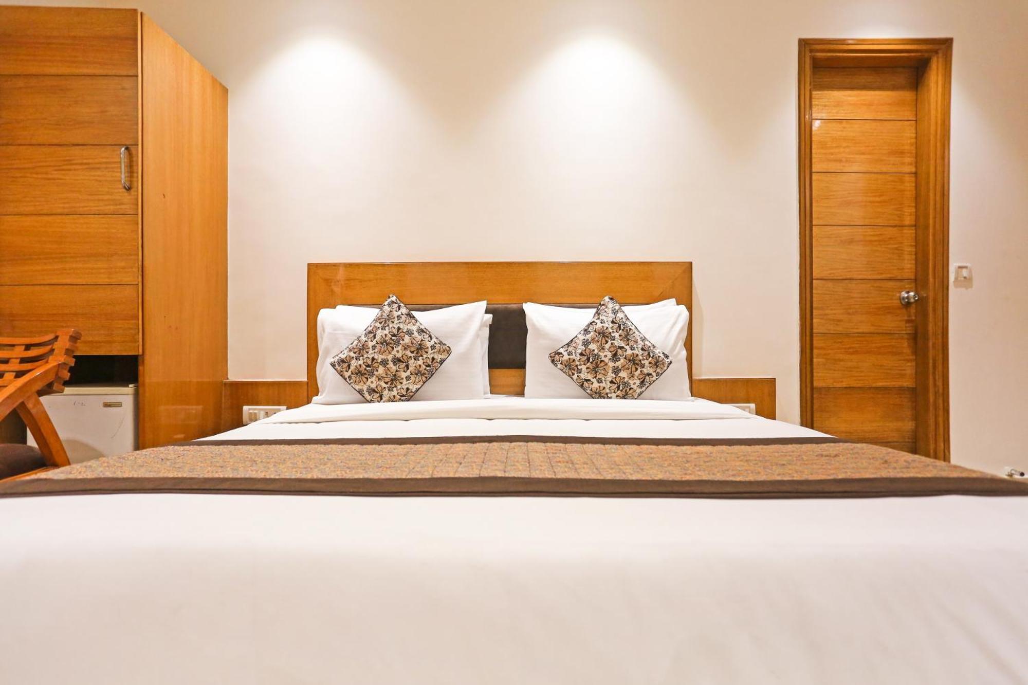 Hotel Silky Palace Near Igi Airportt New Delhi Exterior photo