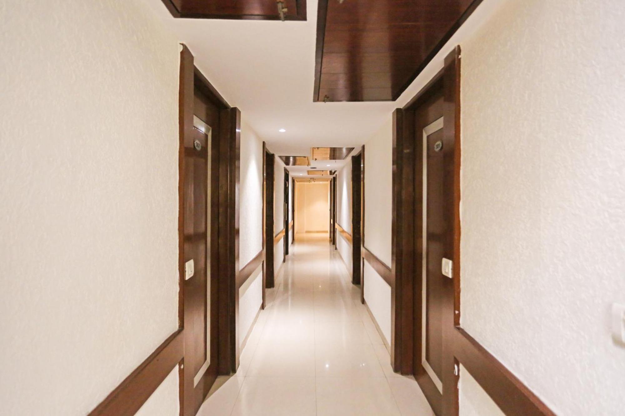 Hotel Silky Palace Near Igi Airportt New Delhi Exterior photo
