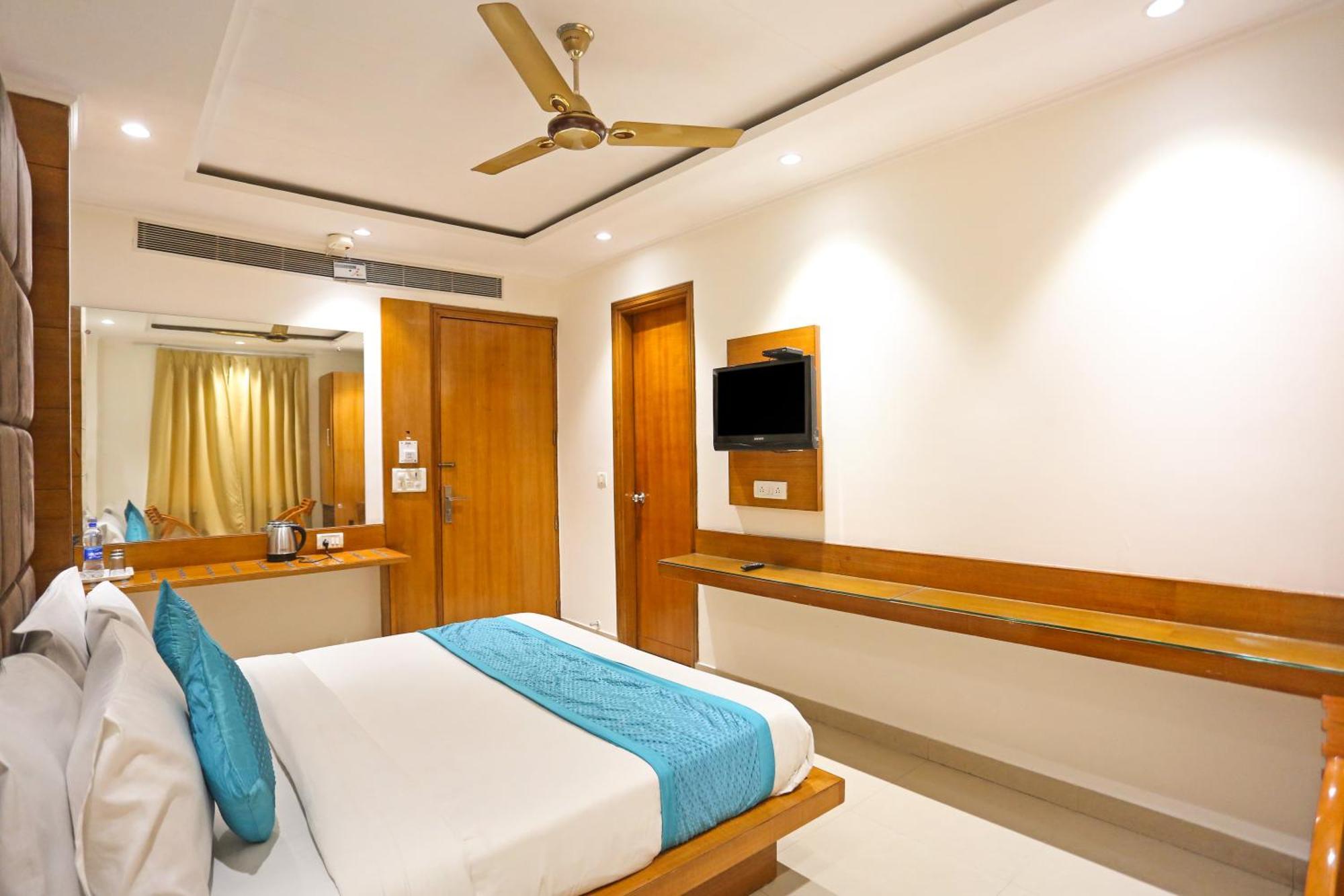 Hotel Silky Palace Near Igi Airportt New Delhi Exterior photo