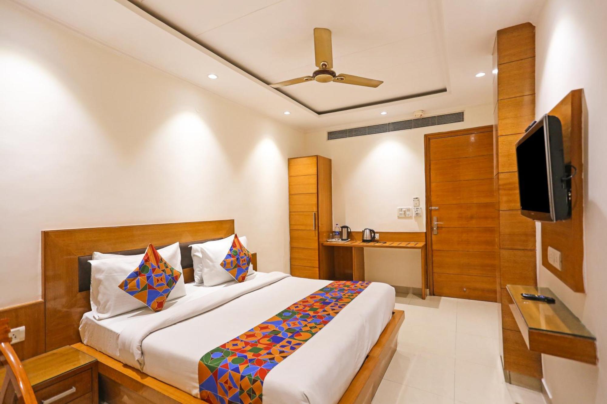 Hotel Silky Palace Near Igi Airportt New Delhi Exterior photo