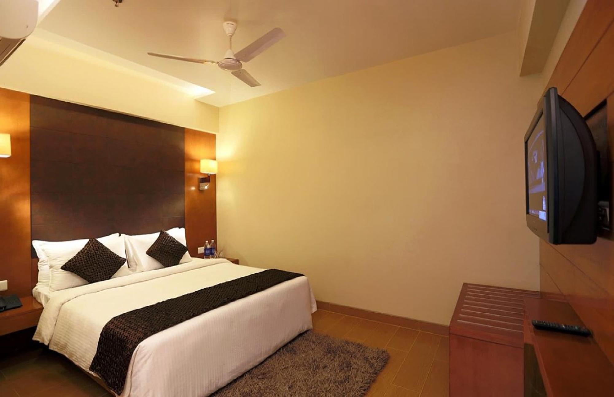 Hotel Silky Palace Near Igi Airportt New Delhi Exterior photo